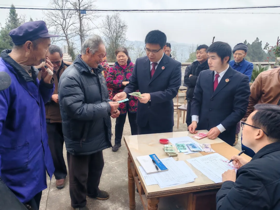 ������ػ���Ϧ���족�������м��Ժ����32��ũ�¡��ӵ㹤���ɹ�׷��Ƿн